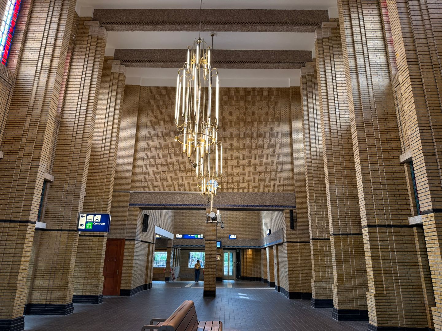 View photo 3 of Stationsweg 3-P