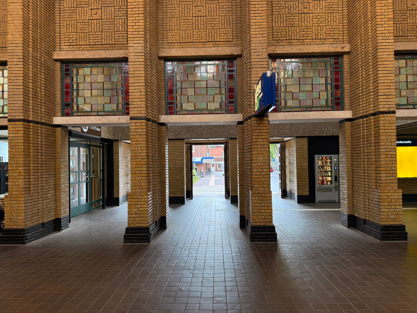 View photo 4 of Stationsweg 3-P