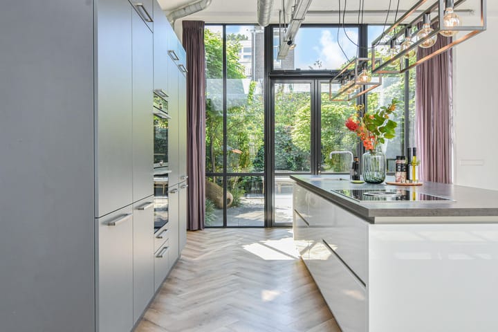 Foto 25 van Van Beverningkstraat 199