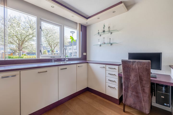 Photo 15 of Jacob van Heemskerkstraat 18