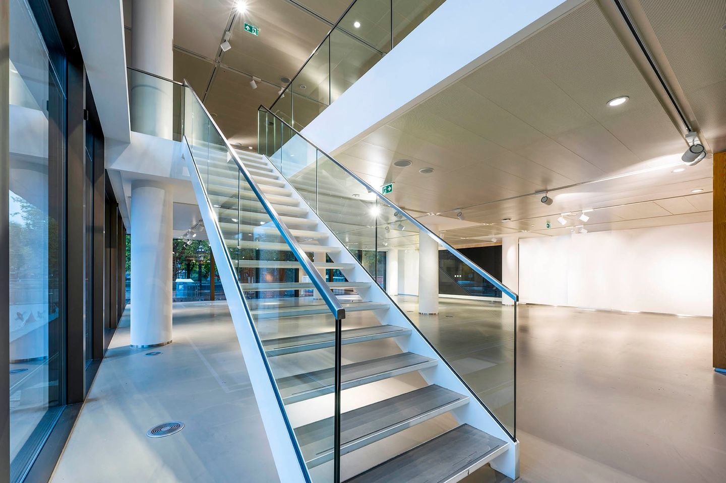 View photo 5 of Sarphatistraat 1