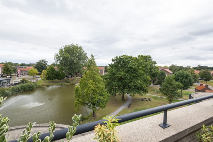 Photo 37 of Floraparkstraat 94