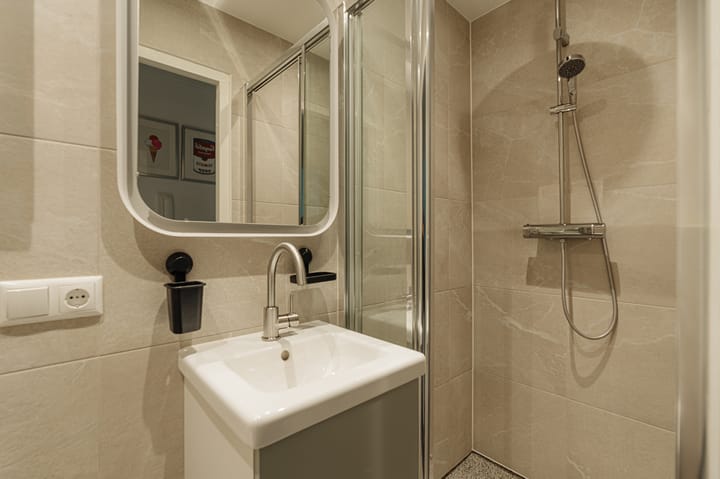 Photo 20 of Bernard Kochstraat 5-2