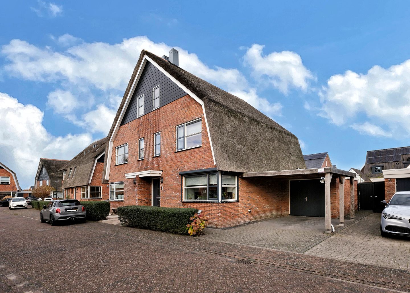 Photo 1 of Pinksterbloem erf 11