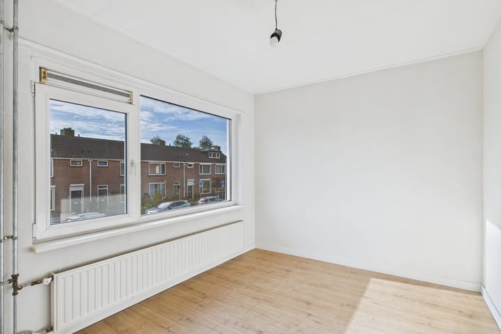 Photo 18 of Visartstraat 37