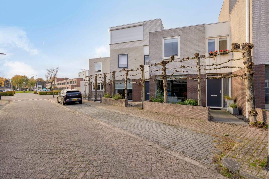 Photo 43 of Leekstraat 7