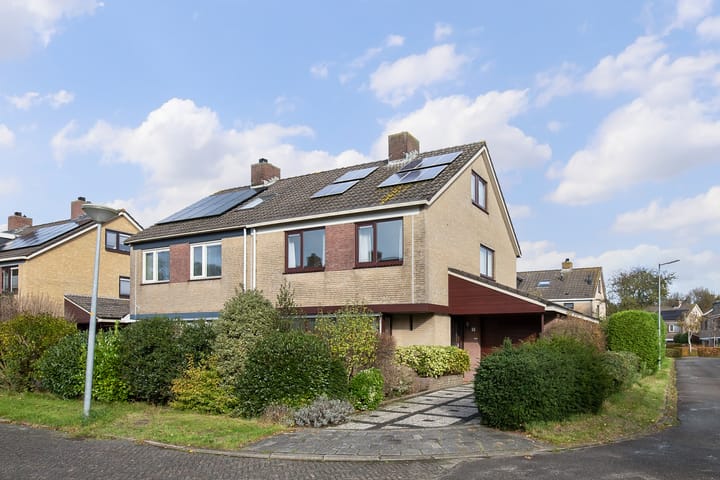 Photo 5 of Massenetstraat 2