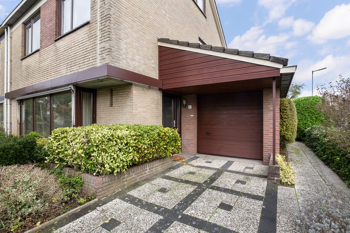 Photo 7 of Massenetstraat 2