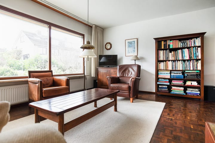 Photo 17 of Massenetstraat 2