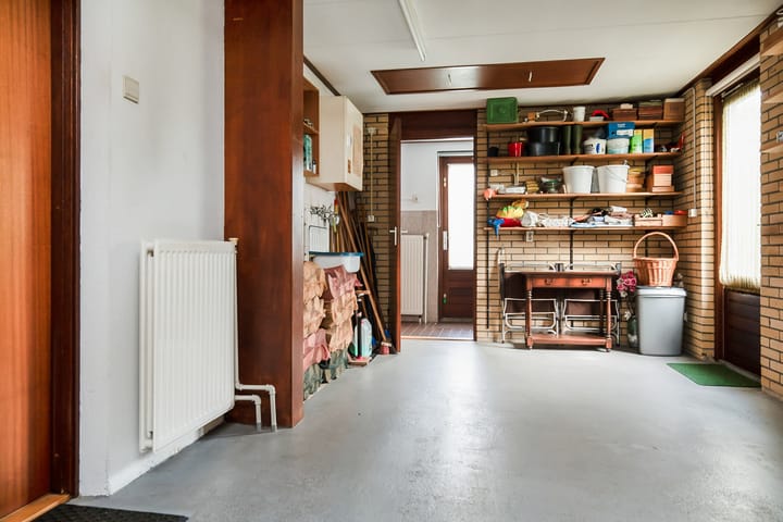 Photo 24 of Massenetstraat 2