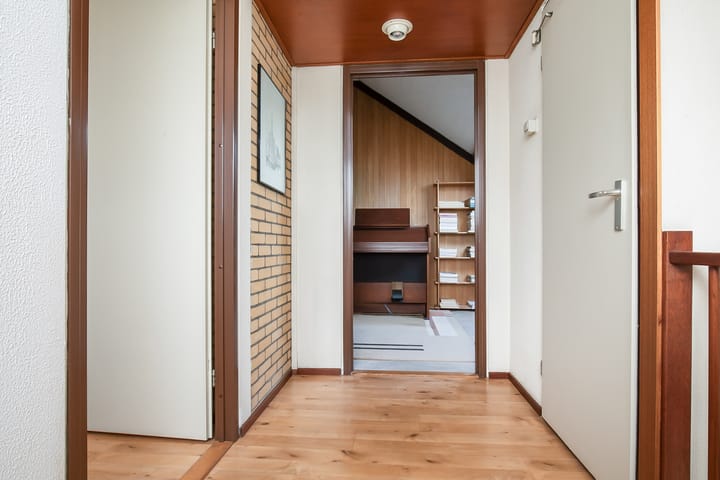 Photo 39 of Massenetstraat 2