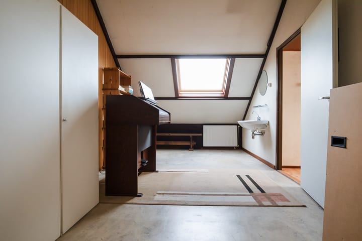 Photo 41 of Massenetstraat 2