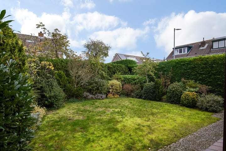 Photo 48 of Massenetstraat 2