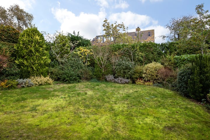 Photo 49 of Massenetstraat 2