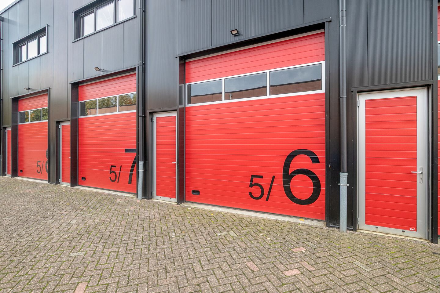 View photo 2 of Anthony Fokkerstraat 5-F