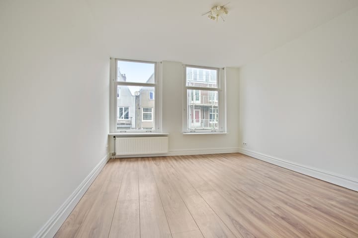 Photo 10 of Goudsbloemstraat 110-2