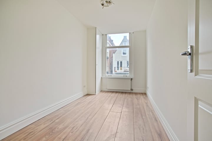 Photo 13 of Goudsbloemstraat 110-2