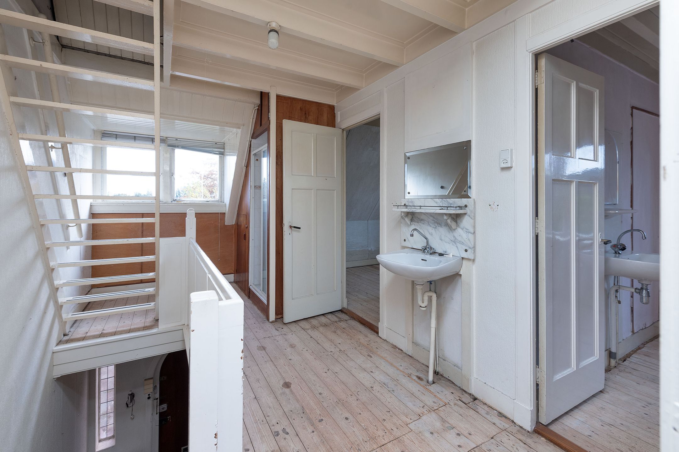 Photo 9 of Oosteinderweg 21-A