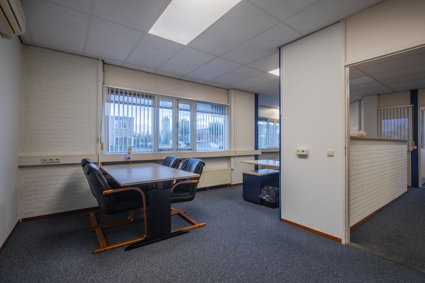 View photo 3 of Hertzstraat 2