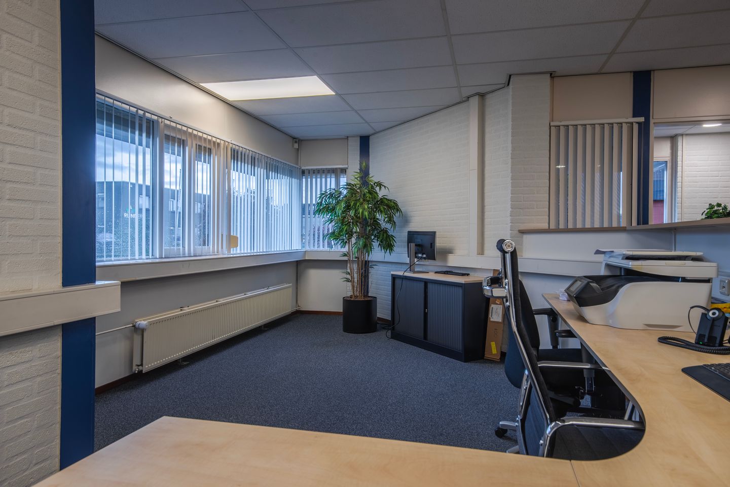 View photo 4 of Hertzstraat 2