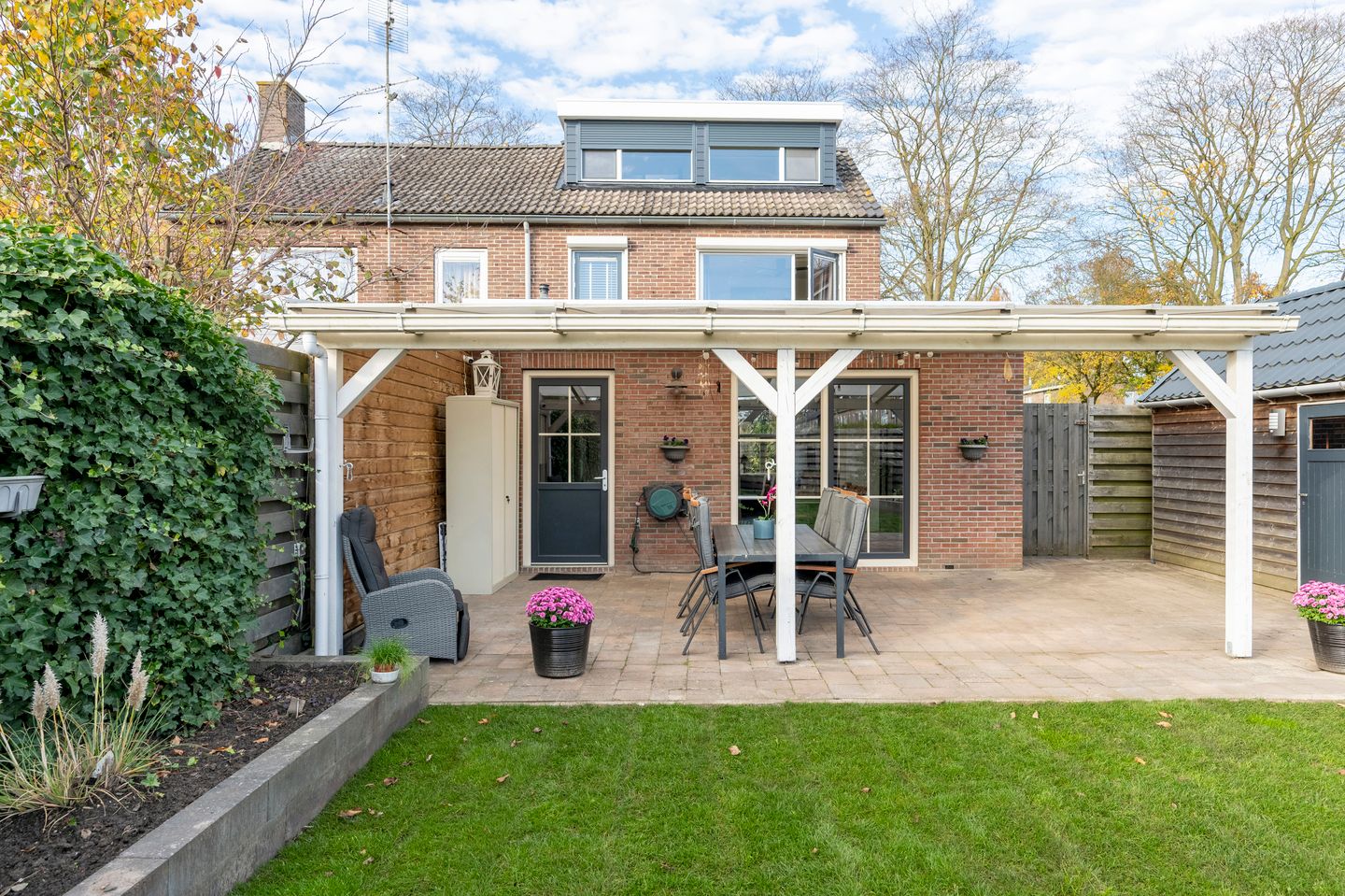 Foto 29 van Mr. J. van Lierstraat 20