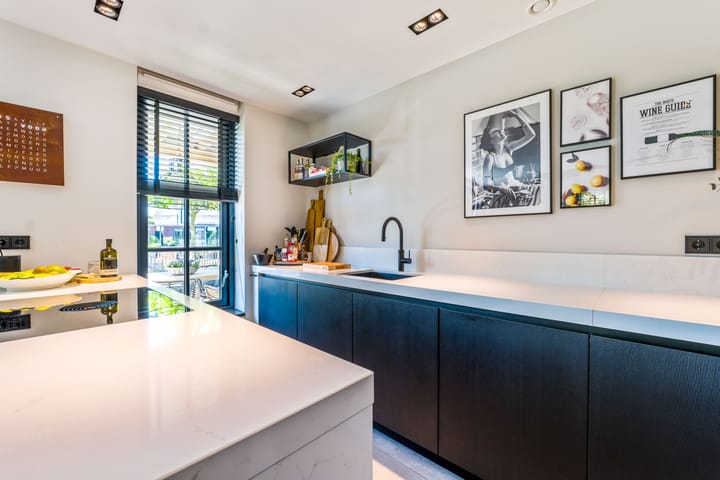 Photo 32 of Laantje van Bruijn 53