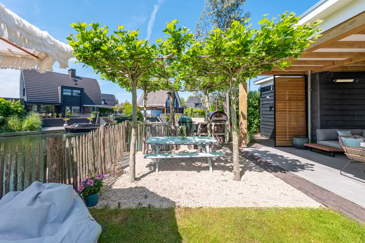 Photo 73 of Laantje van Bruijn 53