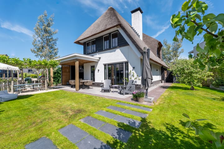 Photo 76 of Laantje van Bruijn 53