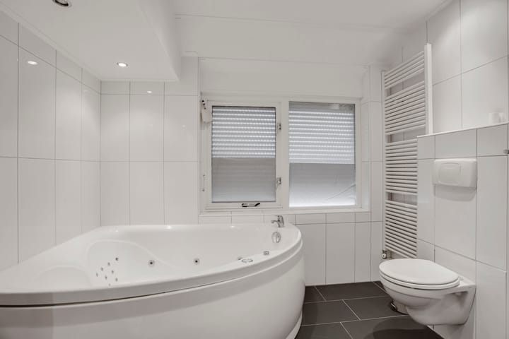 Photo 32 of Eemstraat 30