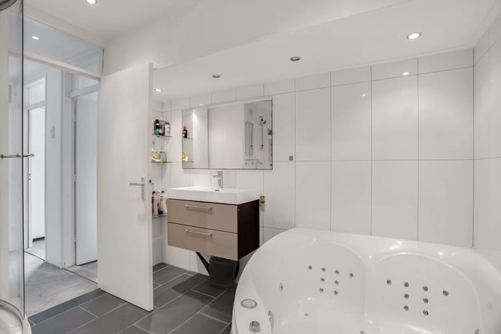 Photo 34 of Eemstraat 30