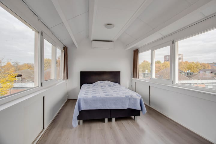 Photo 36 of Eemstraat 30