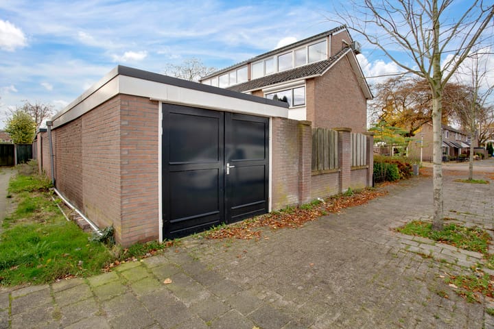 Photo 41 of Eemstraat 30