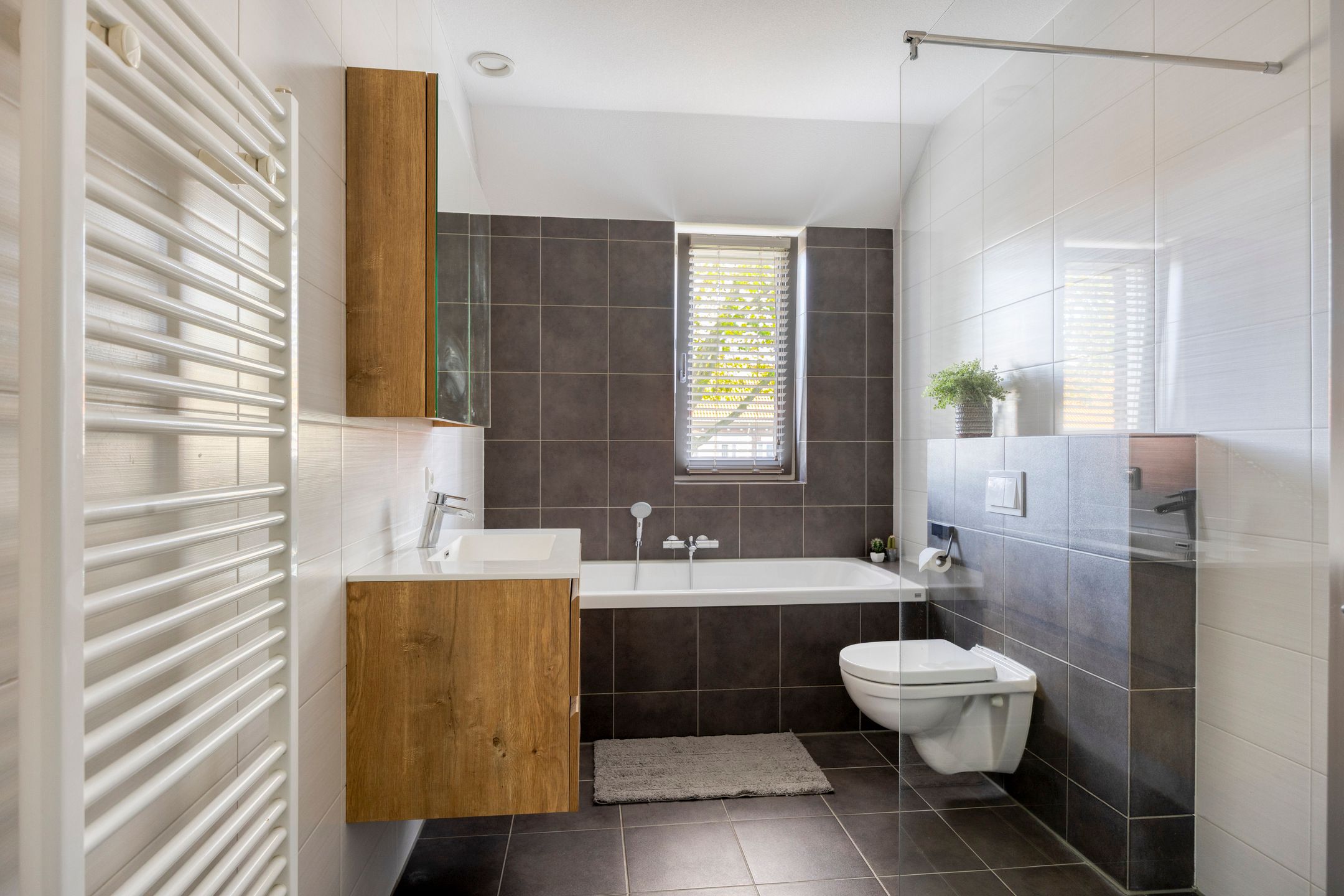 Foto 33 van Maatsestraat 4-E