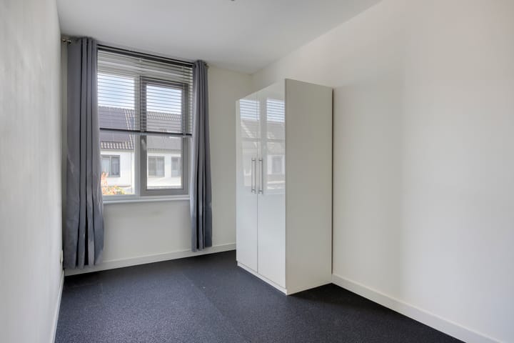 Photo 38 of Maatsestraat 4-E