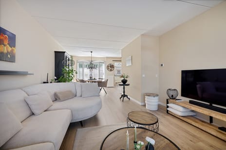 Praam 7 secondary image