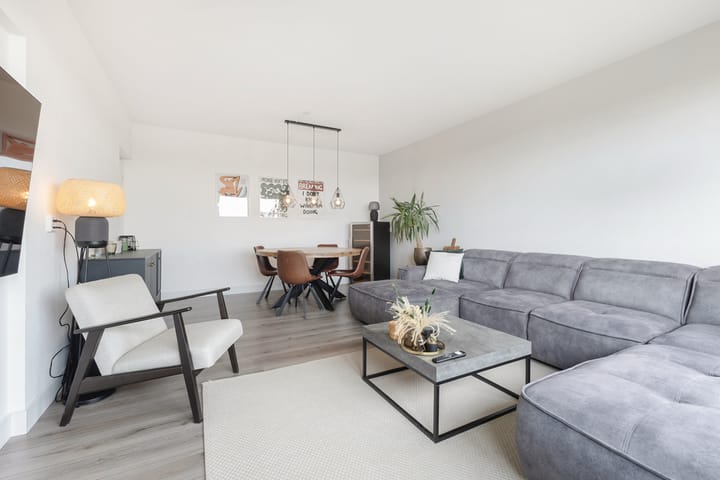 Photo 2 of Hobokenstraat 239