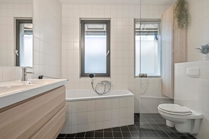 Photo 32 of Willem Berkhemerstraat 9