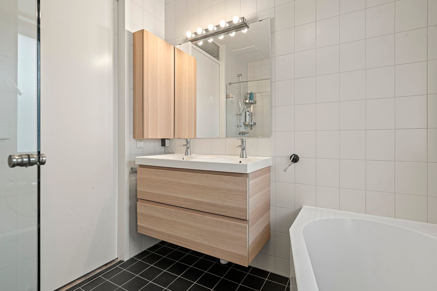 Photo 34 of Willem Berkhemerstraat 9