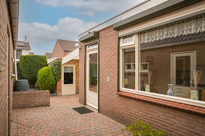 Photo 2 of Dorpstraat 66