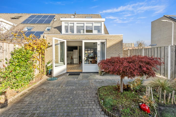 Foto 25 van Tjerk Kloostralaan 12