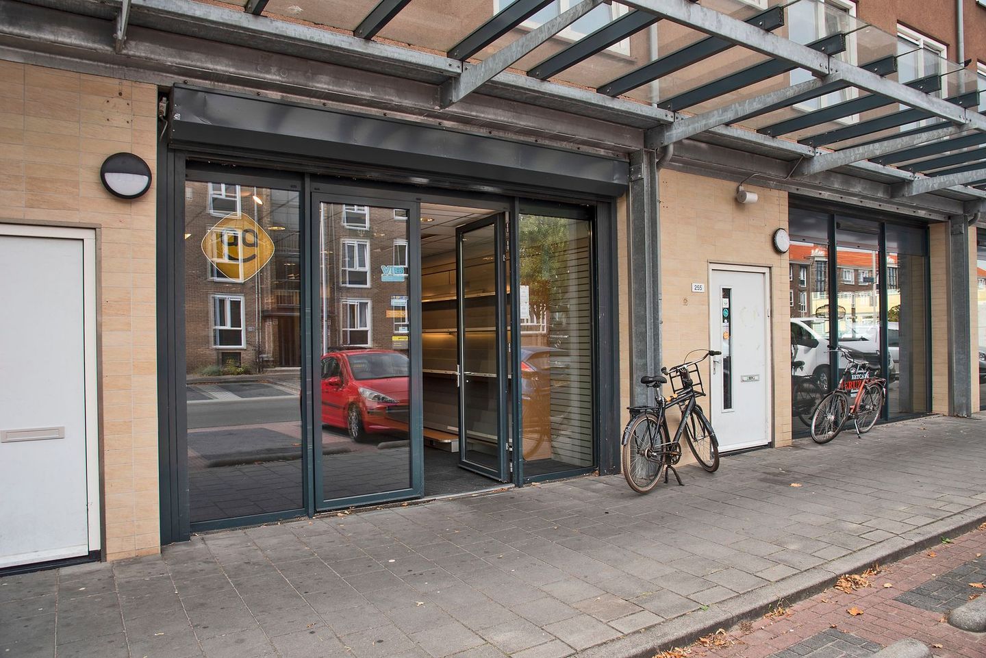 View photo 2 of G.J. van Heekstraat 253