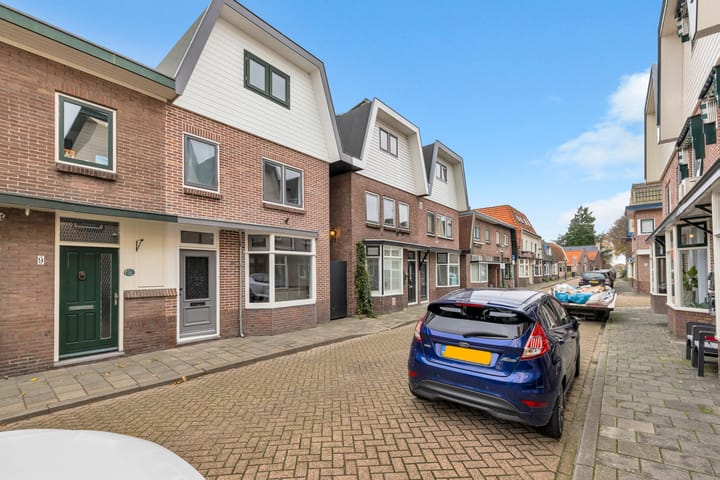 Photo 4 of Burgemeester van Nienesstraat 11