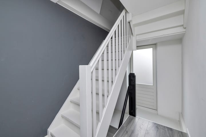 Photo 19 of Burgemeester van Nienesstraat 11