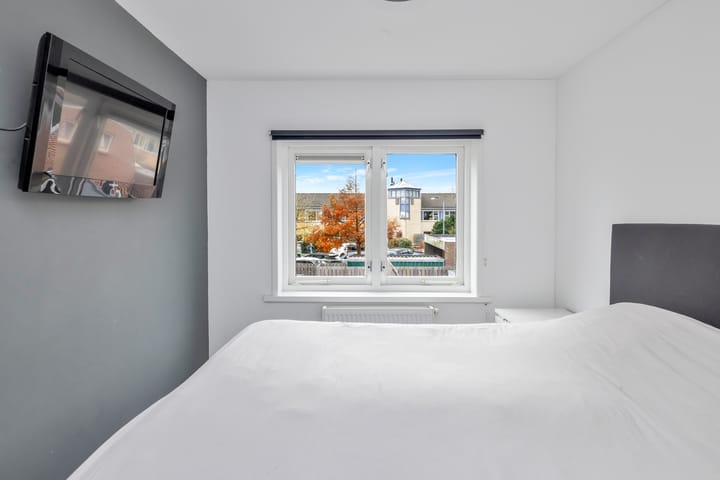 Photo 29 of Burgemeester van Nienesstraat 11