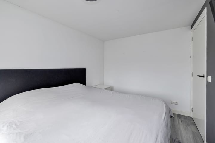 Photo 30 of Burgemeester van Nienesstraat 11