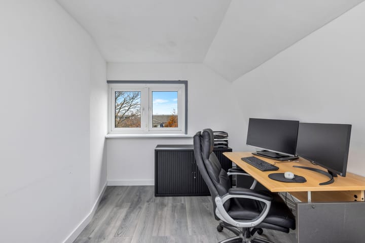 Photo 35 of Burgemeester van Nienesstraat 11