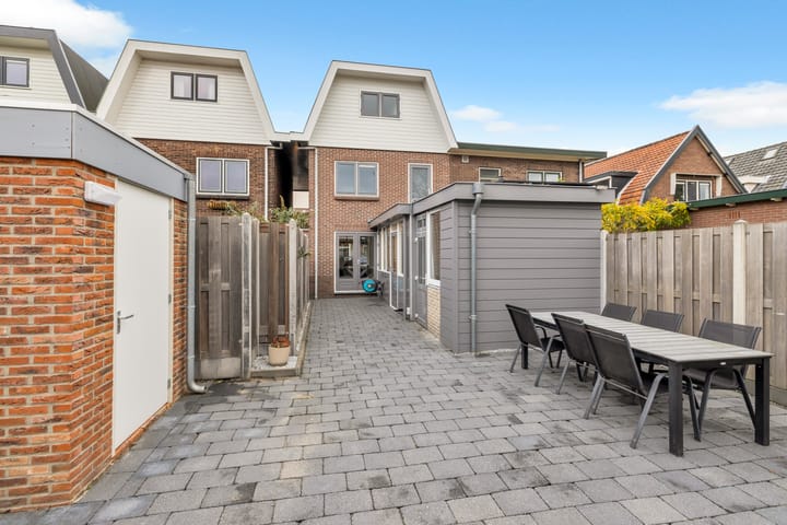 Photo 41 of Burgemeester van Nienesstraat 11