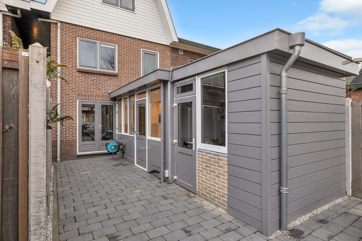 Photo 46 of Burgemeester van Nienesstraat 11