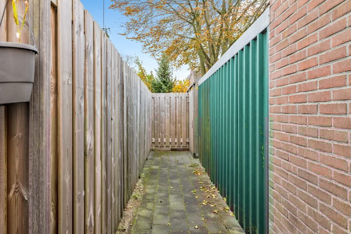 Photo 51 of Burgemeester van Nienesstraat 11