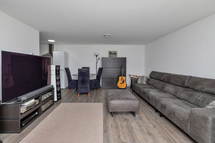 Photo 54 of Burgemeester van Nienesstraat 11